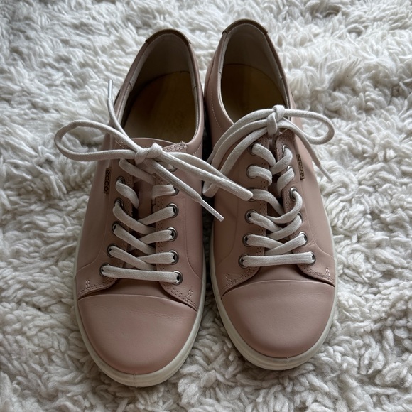 Ecco‎ Soft Lace Ups - Picture 2 of 7
